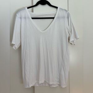 Everlane Classic White V-Neck Tee